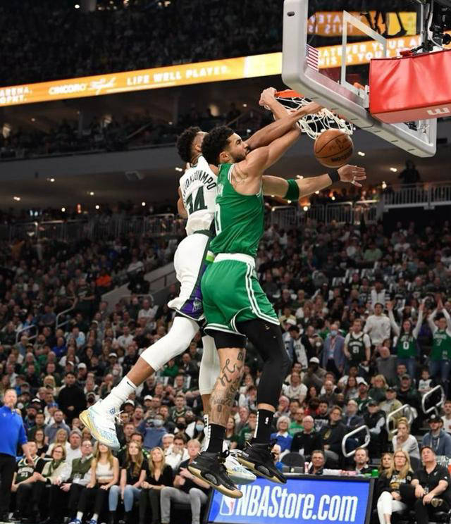 爱游戏下载-字母哥迎来十赛季出色发挥，澳大利亚队观众热烈欢呼！